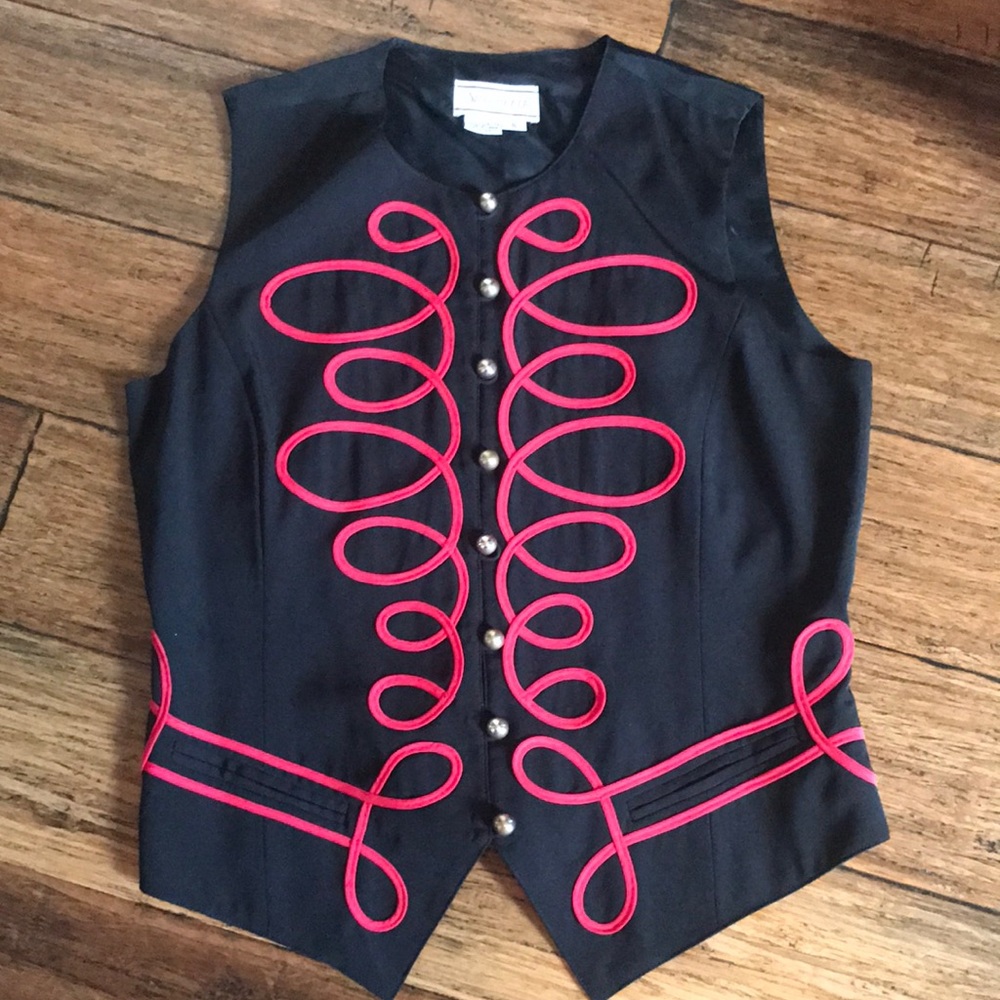 Fitted Vest